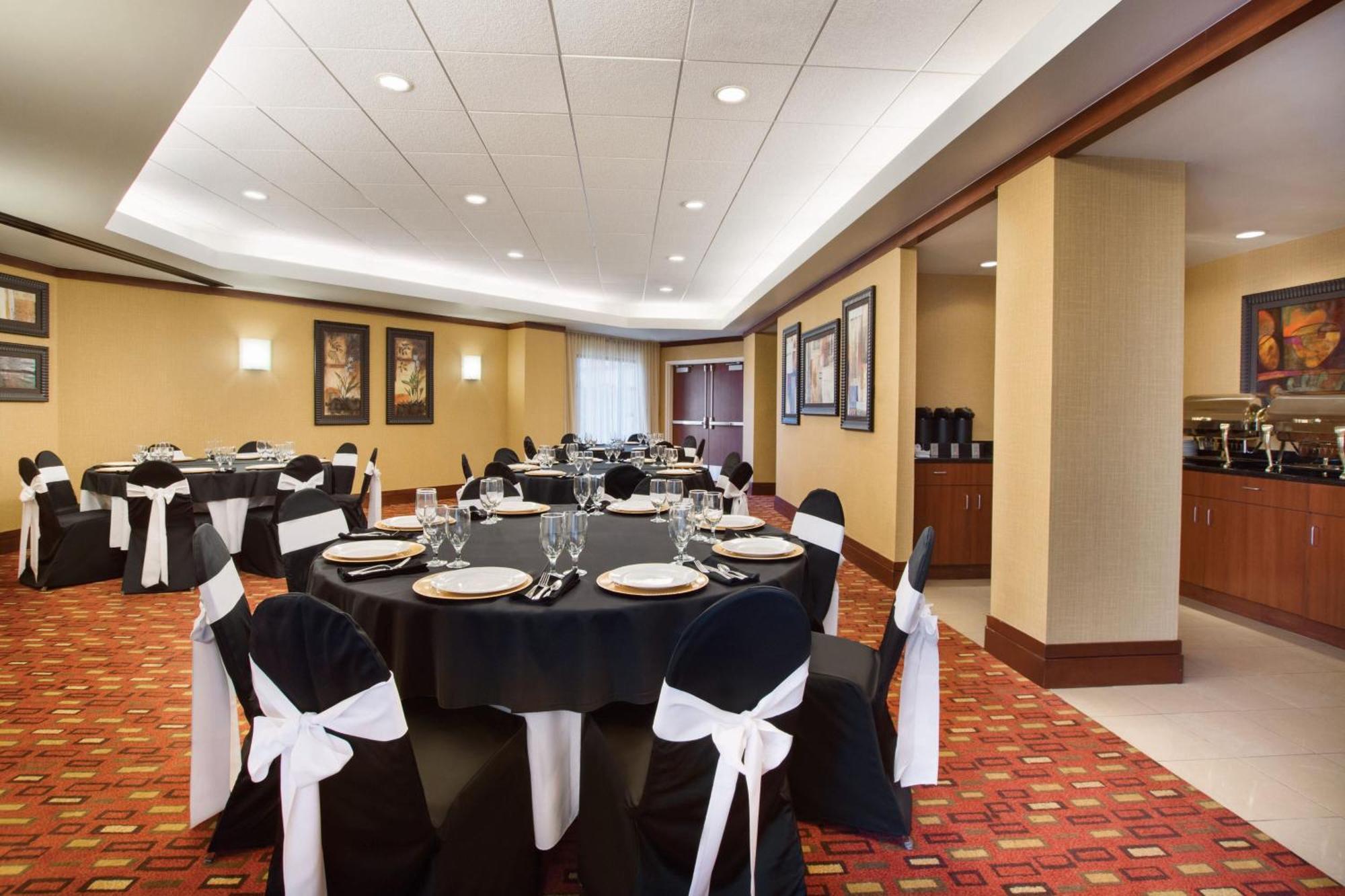 Courtyard By Marriott Oklahoma City Downtown Экстерьер фото