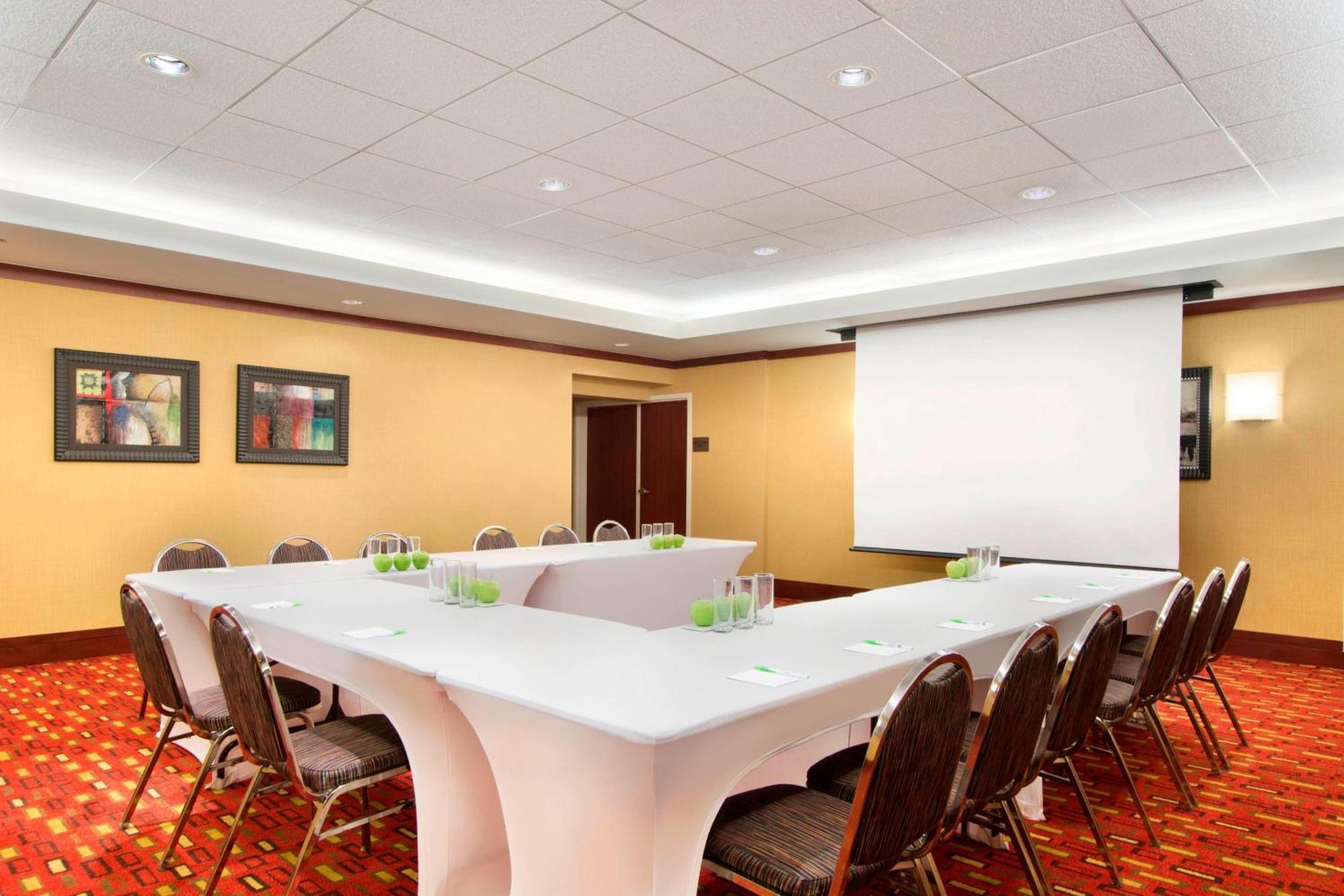 Courtyard By Marriott Oklahoma City Downtown Экстерьер фото